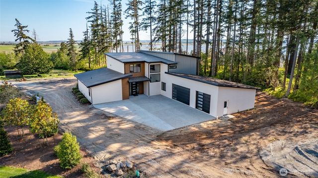 12915 Waterview Lane, Mount Vernon, WA 98273