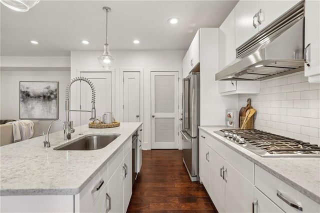 301 Canton Way, Roswell, GA 30075