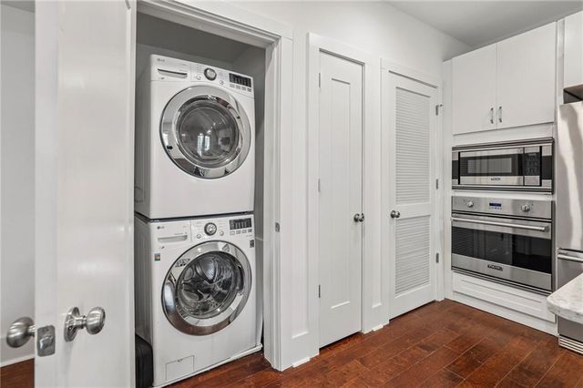 301 Canton Way, Roswell, GA 30075
