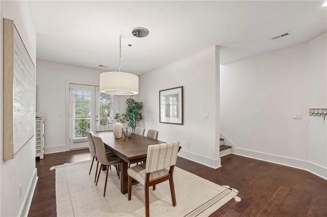 301 Canton Way, Roswell, GA 30075