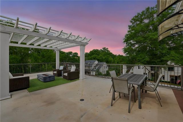 301 Canton Way, Roswell, GA 30075
