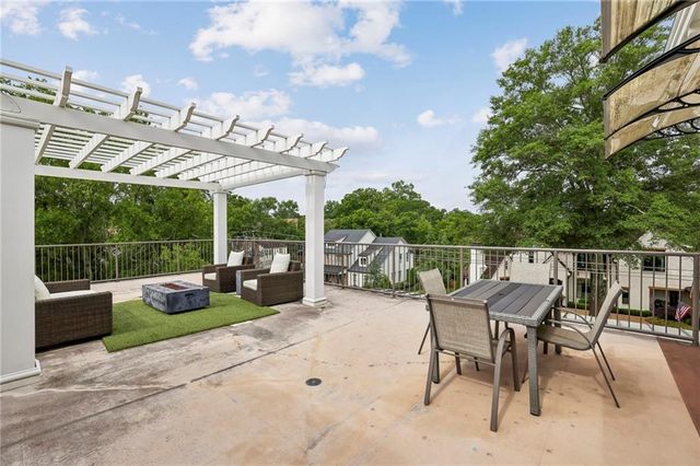 301 Canton Way, Roswell, GA 30075