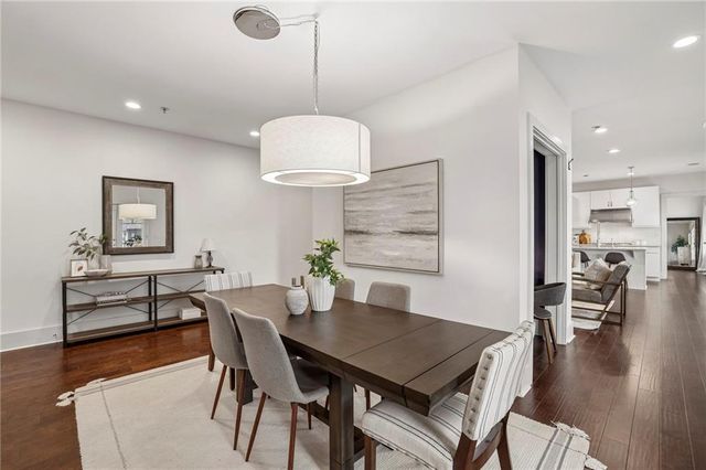 301 Canton Way, Roswell, GA 30075