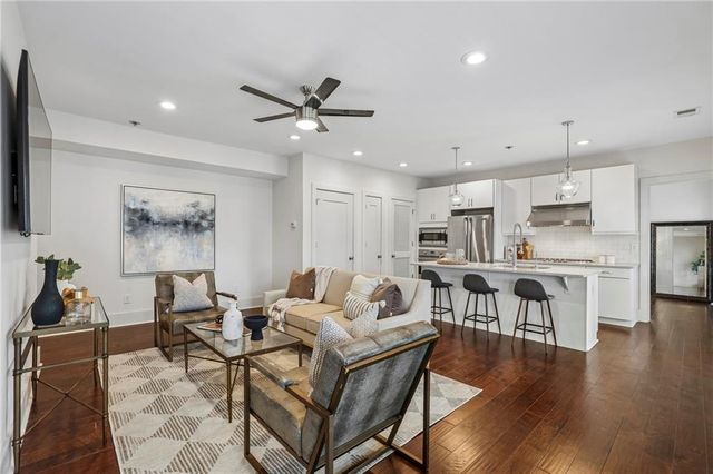 301 Canton Way, Roswell, GA 30075