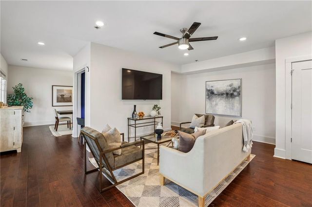 301 Canton Way, Roswell, GA 30075