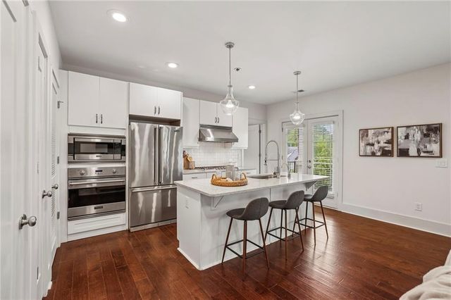301 Canton Way, Roswell, GA 30075