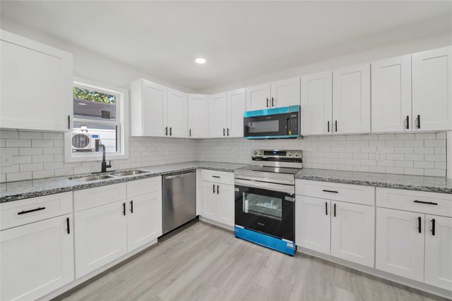 607 3rd Street, Humble, TX 77338