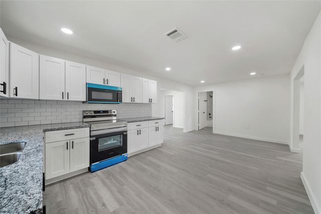 607 3rd Street, Humble, TX 77338