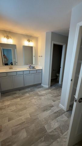 4829 Airlake Drive, Woodbury, MN 55129