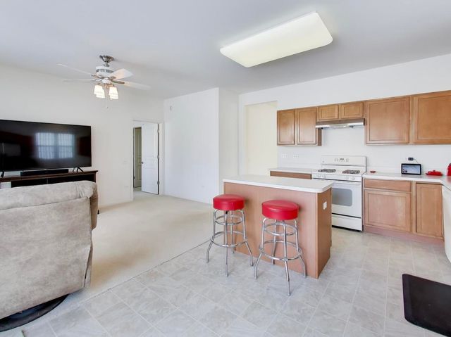 2594 Venetian Lane, Elgin, IL 60124