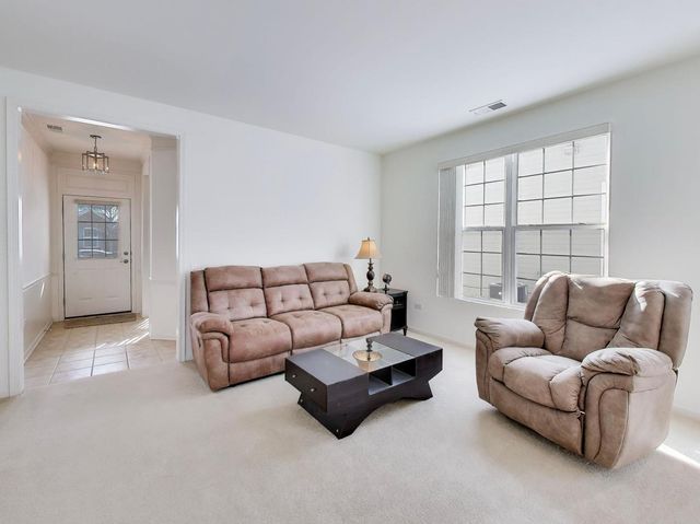 2594 Venetian Lane, Elgin, IL 60124