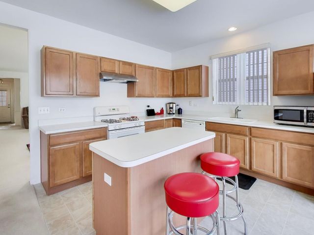 2594 Venetian Lane, Elgin, IL 60124