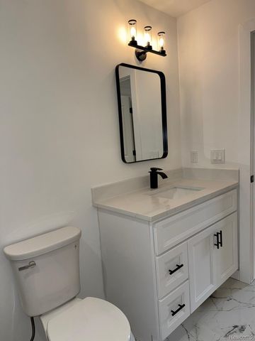 42811 WILMINGTON Drive, Sterling Heights, MI 48313