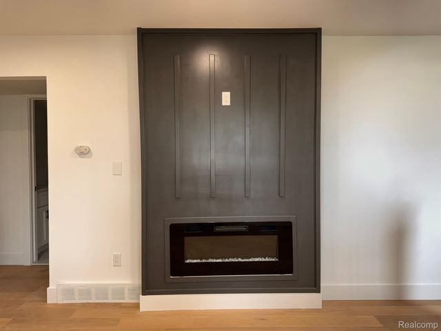 42811 WILMINGTON Drive, Sterling Heights, MI 48313