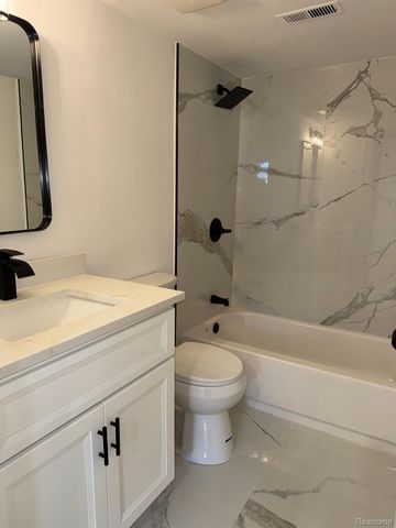 42811 WILMINGTON Drive, Sterling Heights, MI 48313