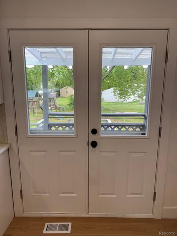 42811 WILMINGTON Drive, Sterling Heights, MI 48313