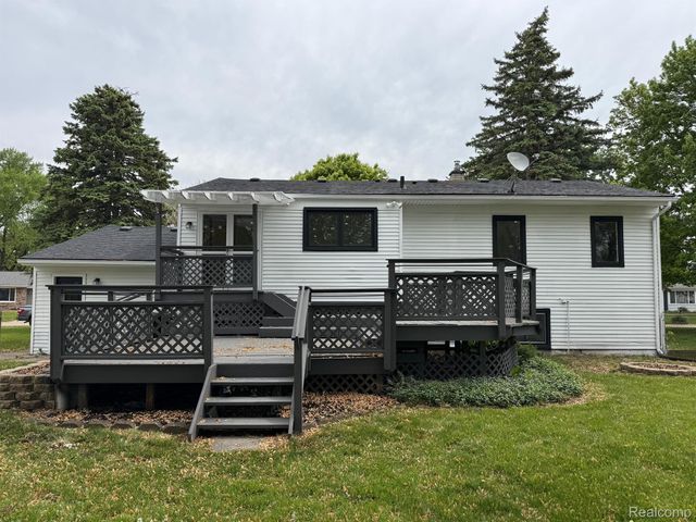 42811 WILMINGTON Drive, Sterling Heights, MI 48313