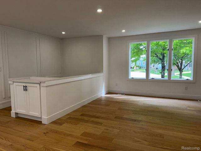 42811 WILMINGTON Drive, Sterling Heights, MI 48313