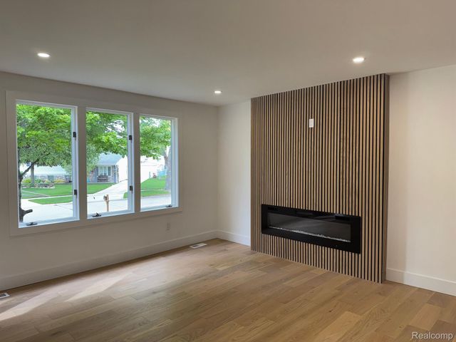 42811 WILMINGTON Drive, Sterling Heights, MI 48313