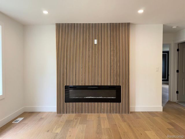 42811 WILMINGTON Drive, Sterling Heights, MI 48313