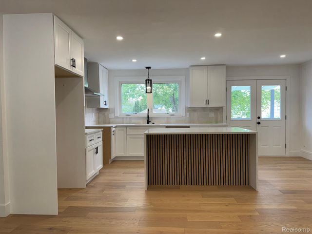 42811 WILMINGTON Drive, Sterling Heights, MI 48313