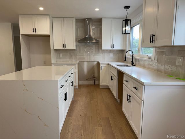 42811 WILMINGTON Drive, Sterling Heights, MI 48313