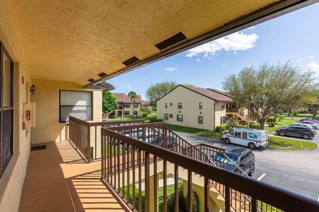 4715 Lucerne Lakes Boulevard E 205, Greenacres, FL 33467