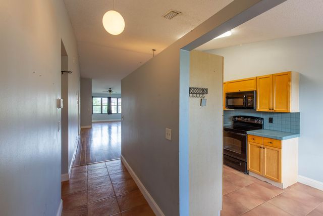 4715 Lucerne Lakes Boulevard E 205, Greenacres, FL 33467