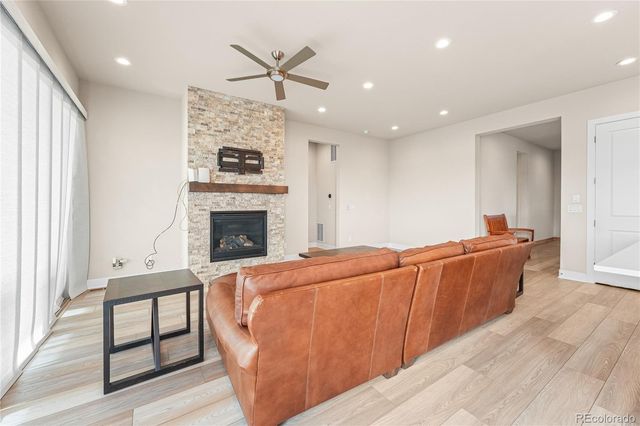 21996 E Allenspark Place, Aurora, CO 80016