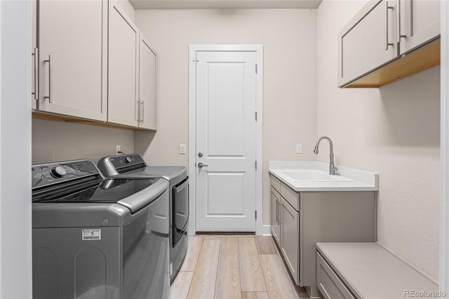 21996 E Allenspark Place, Aurora, CO 80016