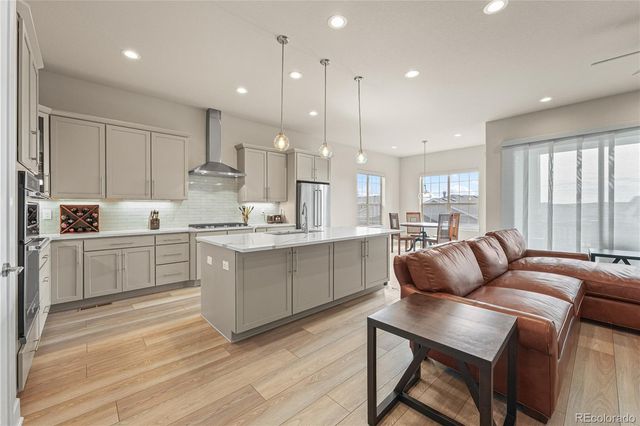 21996 E Allenspark Place, Aurora, CO 80016