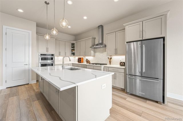 21996 E Allenspark Place, Aurora, CO 80016