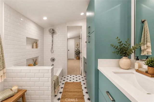 5931 Maury Avenue, Woodland Hills, CA 91367
