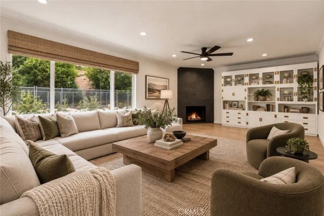 5931 Maury Avenue, Woodland Hills, CA 91367