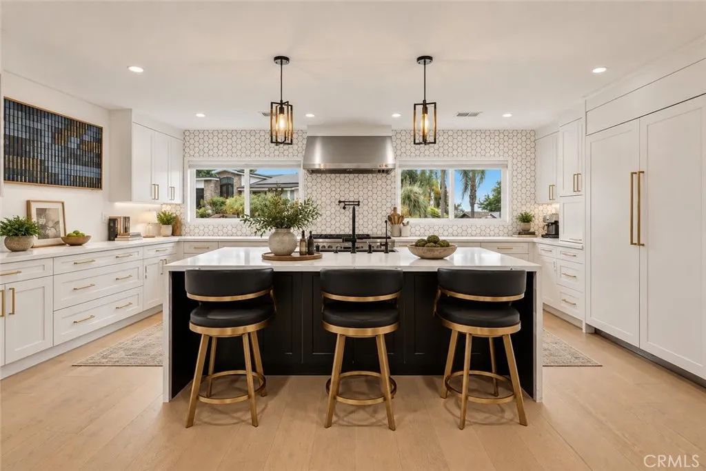 5931 Maury Avenue, Woodland Hills, CA 91367