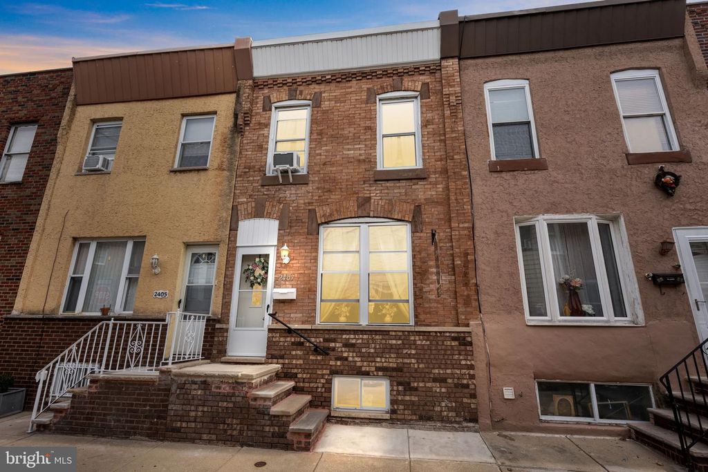 2407 S WARNOCK ST, Philadelphia, PA 19148