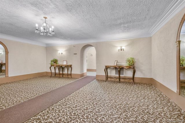 30 Windsor Terrace 5A, White Plains, NY 10601