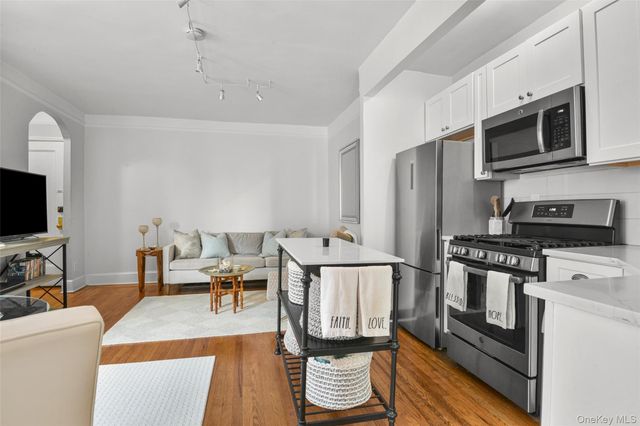 30 Windsor Terrace 5A, White Plains, NY 10601