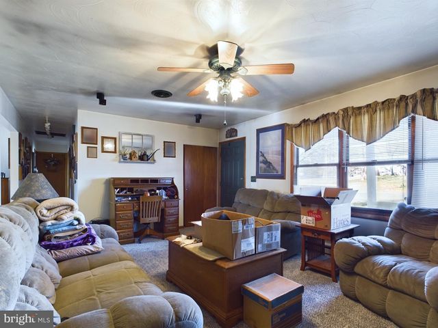 2440 BROUGHER LN, York, PA 17408