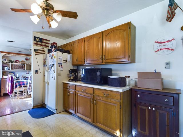 2440 BROUGHER LN, York, PA 17408