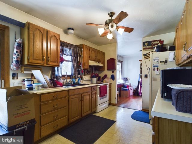 2440 BROUGHER LN, York, PA 17408