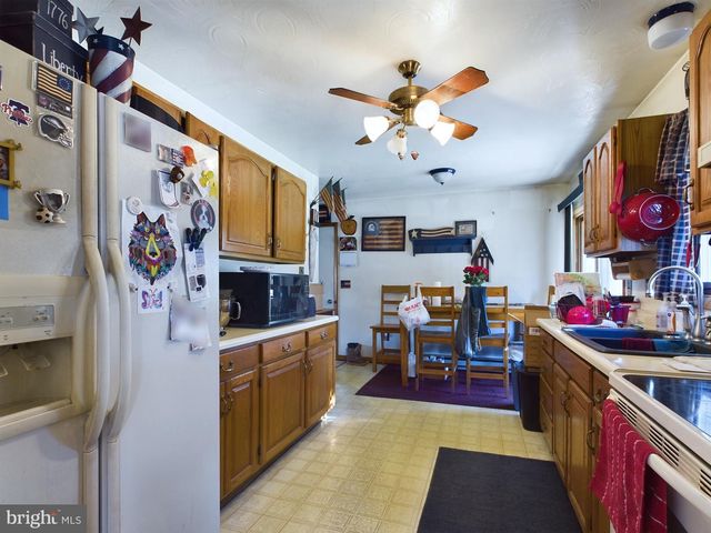 2440 BROUGHER LN, York, PA 17408