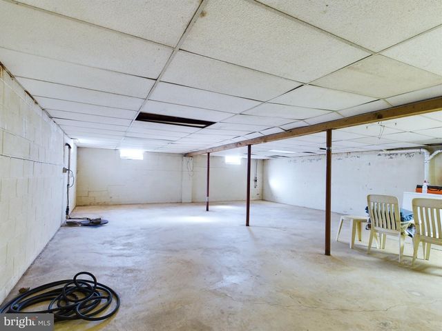 2440 BROUGHER LN, York, PA 17408