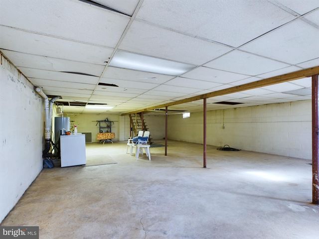 2440 BROUGHER LN, York, PA 17408