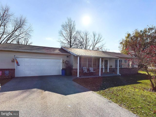 2440 BROUGHER LN, York, PA 17408