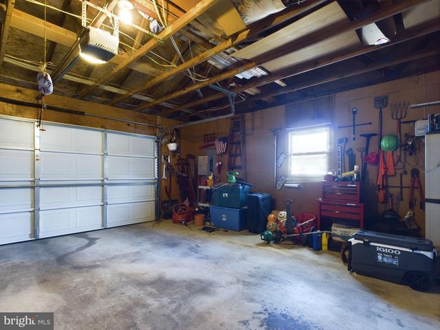 2440 BROUGHER LN, York, PA 17408