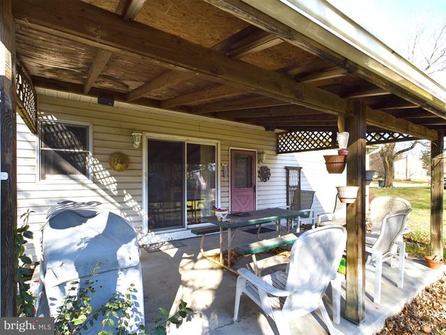 2440 BROUGHER LN, York, PA 17408