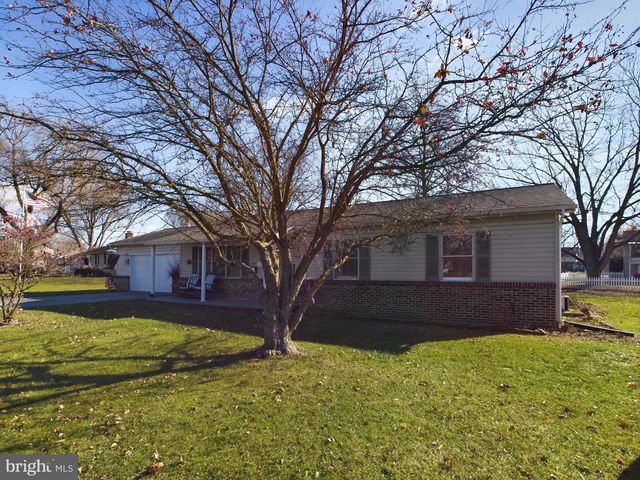 2440 BROUGHER LN, York, PA 17408