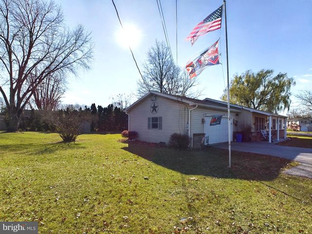 2440 BROUGHER LN, York, PA 17408