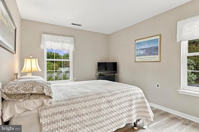3 AVANDALE CT, Mt Laurel, NJ 08054